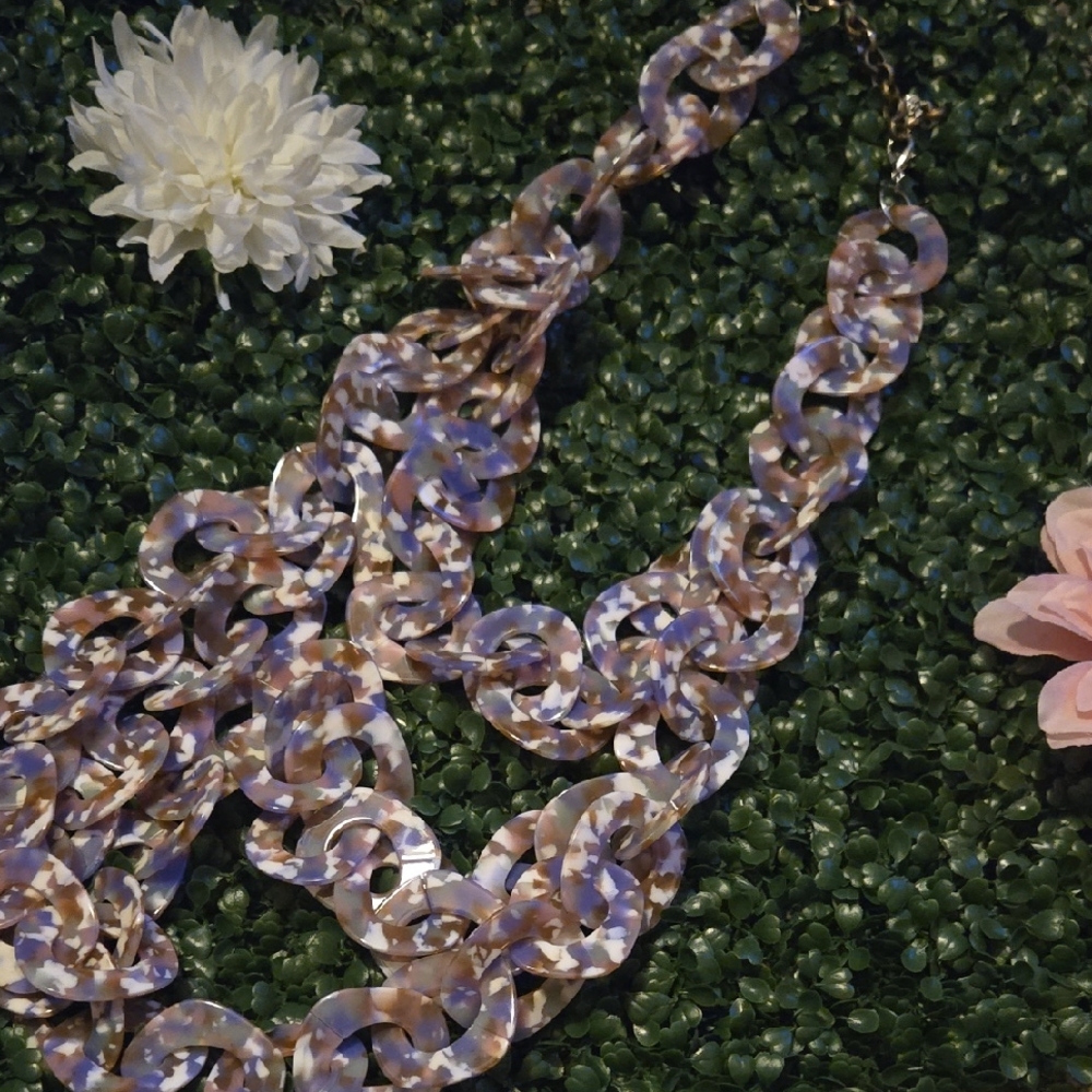 Elegant Multi-Color Chain Necklace